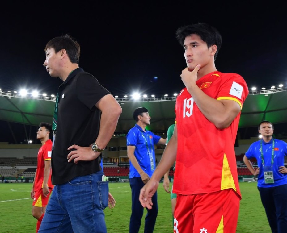 hlv-kim-sang-sik-nhan-het-trach-nhiem-ve-minh-sau-tran-thua-u23-trung-quoc